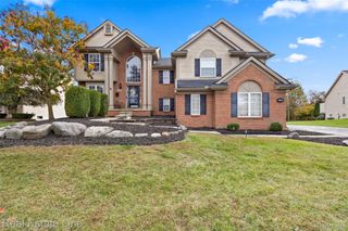 43275 Pond Bluff Drive, Belleville, MI 48111