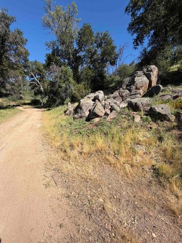 109 Trampa Canyon Road, Carmel Valley, CA 93924