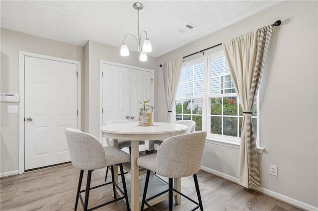 222 Weatherstone Pointe Drive, Woodstock, GA 30188