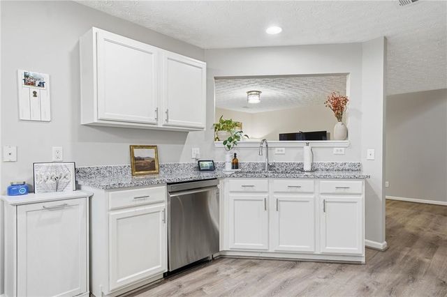 222 Weatherstone Pointe Drive, Woodstock, GA 30188