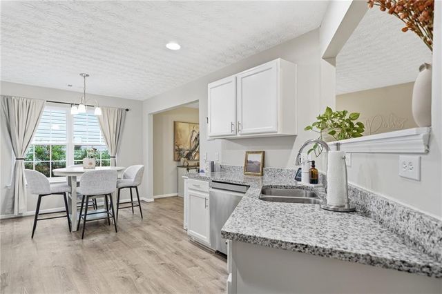 222 Weatherstone Pointe Drive, Woodstock, GA 30188