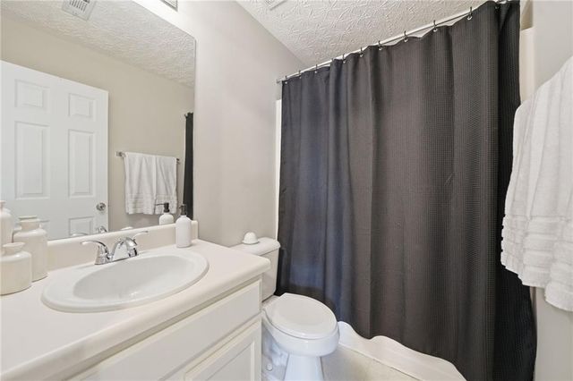 222 Weatherstone Pointe Drive, Woodstock, GA 30188