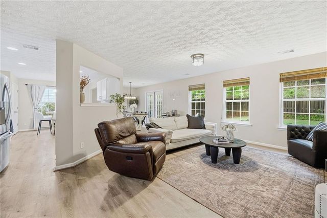 222 Weatherstone Pointe Drive, Woodstock, GA 30188