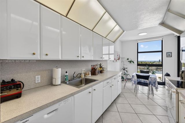 20281 E Country Club Drive 608, Aventura, FL 33180