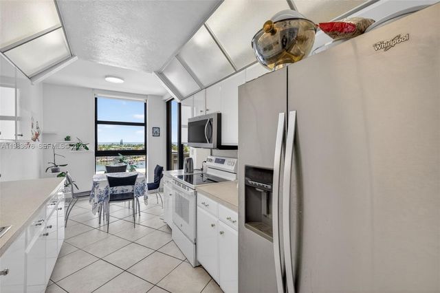 20281 E Country Club Drive 608, Aventura, FL 33180