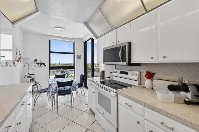 20281 E Country Club Drive 608, Aventura, FL 33180