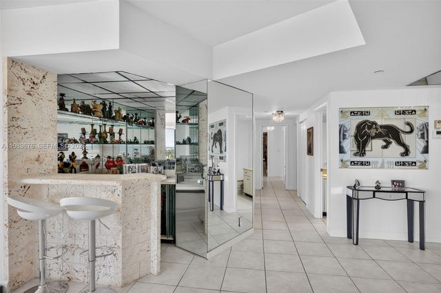 20281 E Country Club Drive 608, Aventura, FL 33180