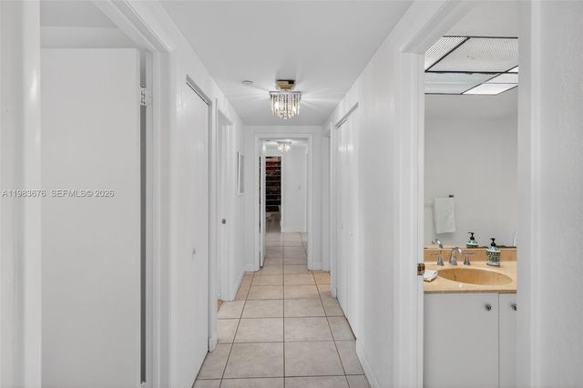 20281 E Country Club Drive 608, Aventura, FL 33180