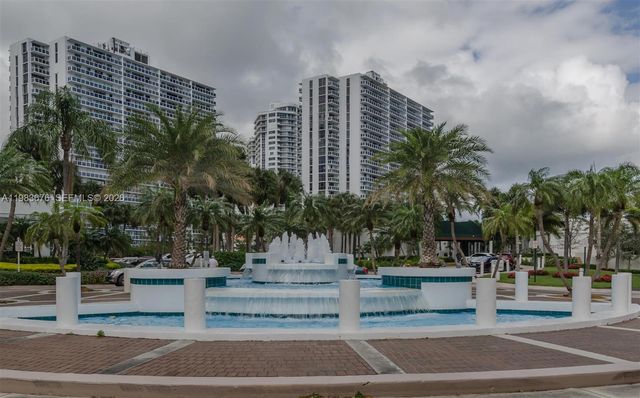 20281 E Country Club Drive 608, Aventura, FL 33180