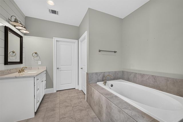 2502 Radcliffe Street, Houston, TX 77007