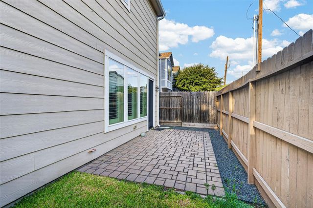 2502 Radcliffe Street, Houston, TX 77007