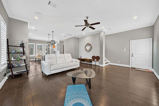 2502 Radcliffe Street, Houston, TX 77007