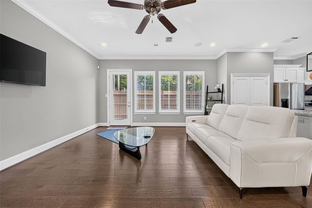 2502 Radcliffe Street, Houston, TX 77007