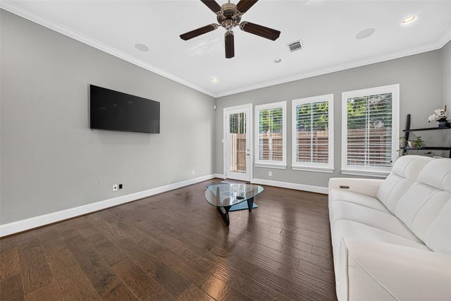 2502 Radcliffe Street, Houston, TX 77007