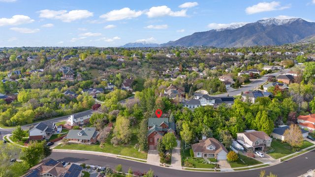2131 KAYS CREEK DR, Layton, UT 84040