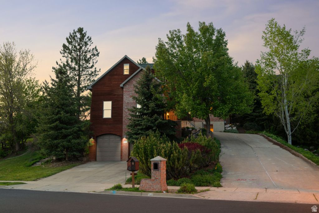 2131 KAYS CREEK DR, Layton, UT 84040