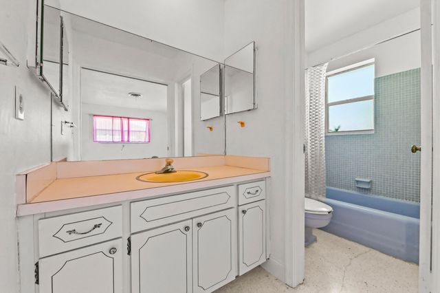 1370 NW 7TH Street, Boca Raton, FL 33486