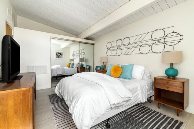 504 E Laurel Circle, Palm Springs, CA 92262