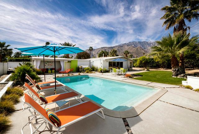 504 E Laurel Circle, Palm Springs, CA 92262