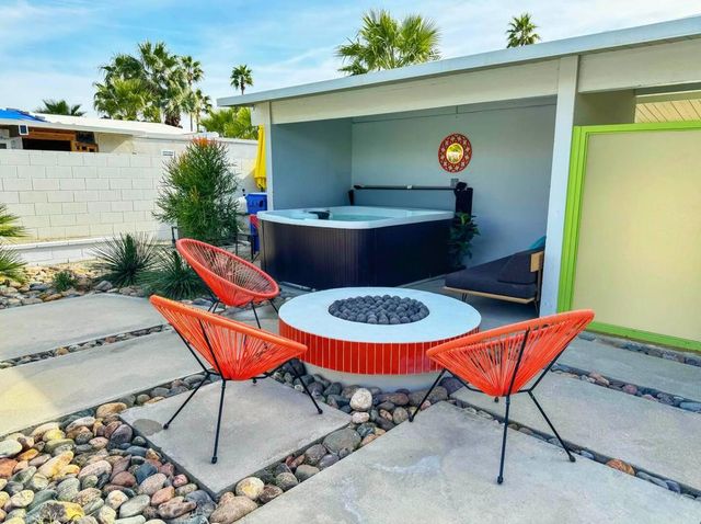 504 E Laurel Circle, Palm Springs, CA 92262