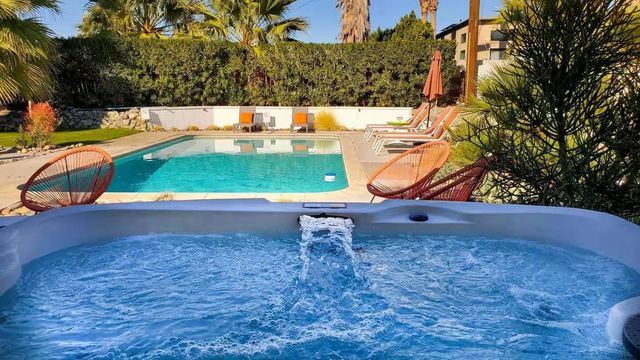 504 E Laurel Circle, Palm Springs, CA 92262