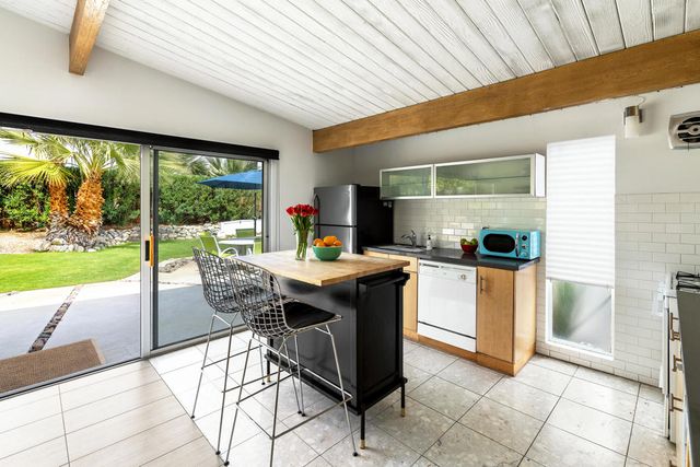 504 E Laurel Circle, Palm Springs, CA 92262