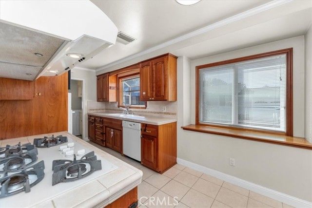 23032 Mobile, West Hills (los Angeles), CA 91307