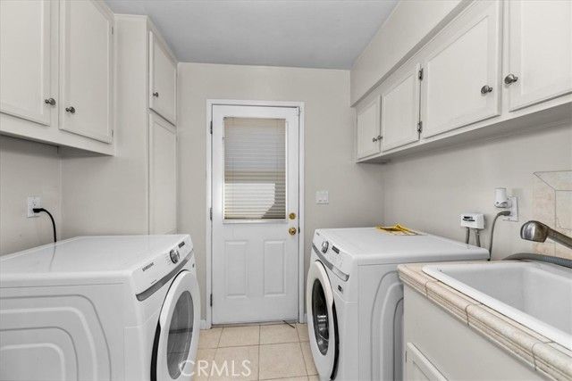 23032 Mobile, West Hills (los Angeles), CA 91307