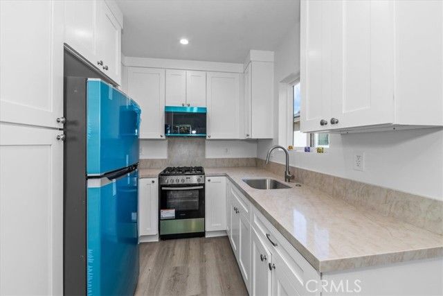 23032 Mobile, West Hills (los Angeles), CA 91307