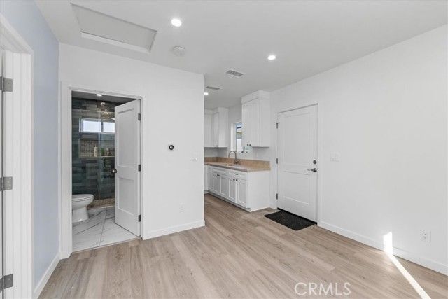 23032 Mobile, West Hills (los Angeles), CA 91307