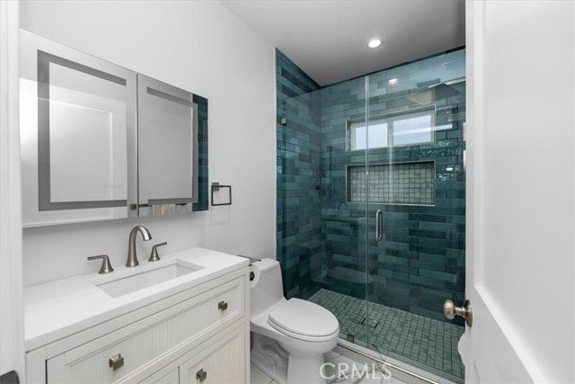 23032 Mobile, West Hills (los Angeles), CA 91307