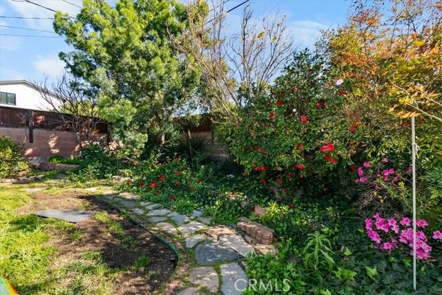 23032 Mobile, West Hills (los Angeles), CA 91307