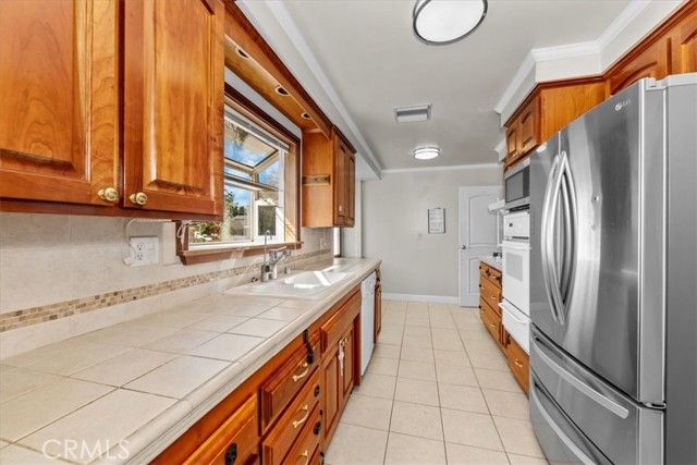 23032 Mobile, West Hills (los Angeles), CA 91307