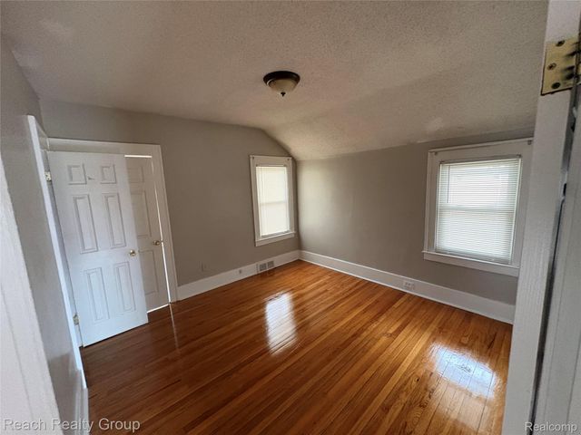 16565 Blackstone Street, Detroit, MI 48219
