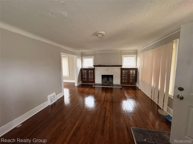 16565 Blackstone Street, Detroit, MI 48219