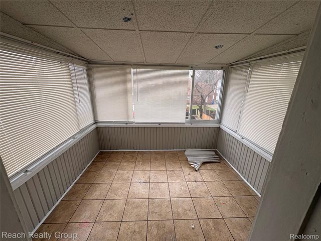 16565 Blackstone Street, Detroit, MI 48219