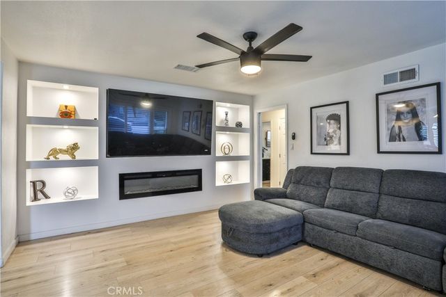 544 W G, Ontario, CA 91762