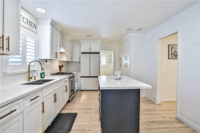 544 W G, Ontario, CA 91762
