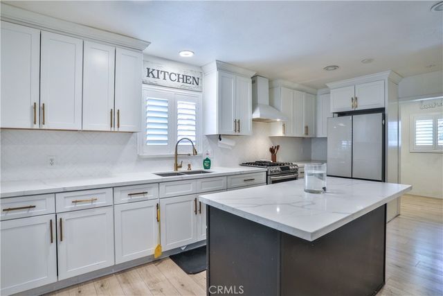 544 W G, Ontario, CA 91762