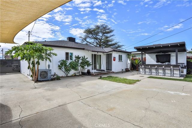 544 W G, Ontario, CA 91762
