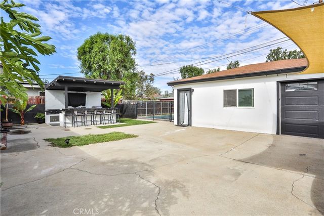 544 W G, Ontario, CA 91762
