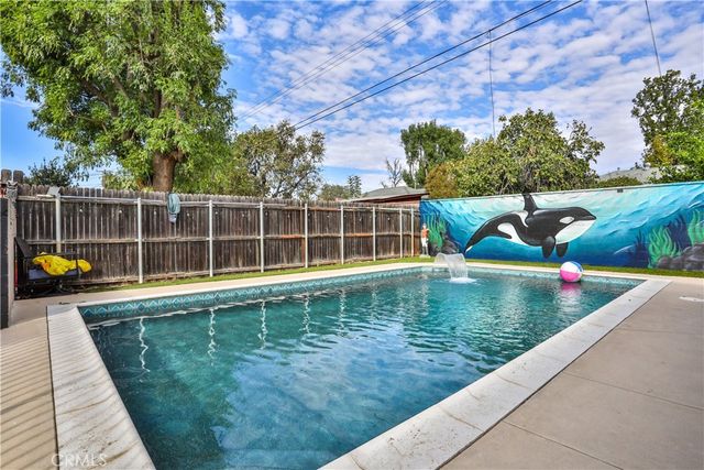 544 W G, Ontario, CA 91762