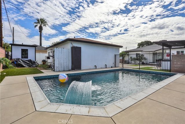 544 W G, Ontario, CA 91762