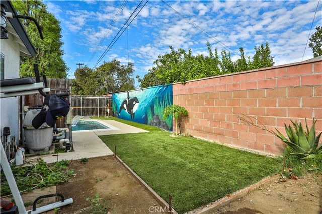 544 W G, Ontario, CA 91762