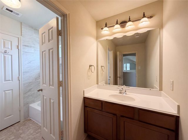 4710 Autumn Pine Lane, Houston, TX 77084