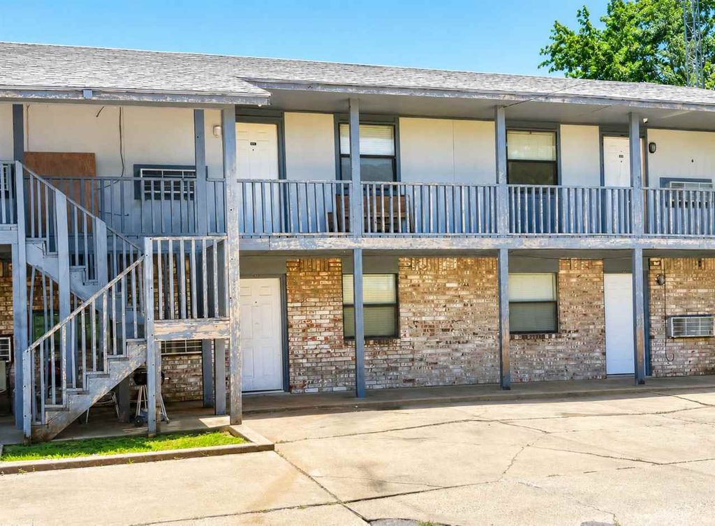 1401 SW E Ave, Lawton, OK 73501