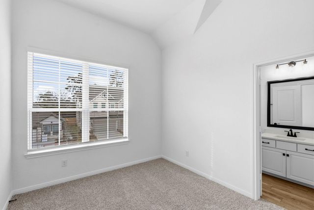 120 West Coralburst Loop, Montgomery, TX 77316