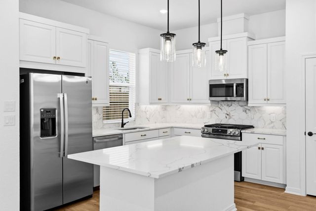 120 West Coralburst Loop, Montgomery, TX 77316