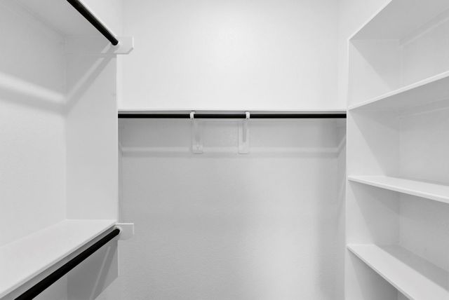 120 West Coralburst Loop, Montgomery, TX 77316