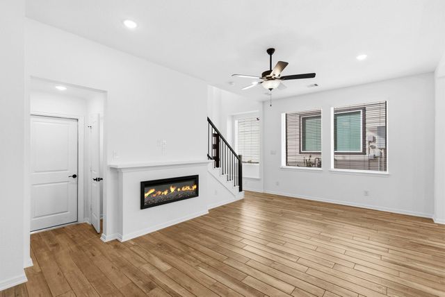 120 West Coralburst Loop, Montgomery, TX 77316